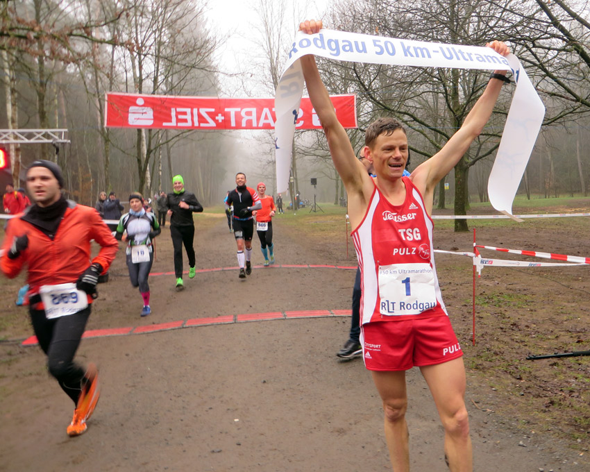 Benedikt Hoffmann - Sieger beim 50 km-Ultramarathon des RLT Rodgau am 27.01.2018